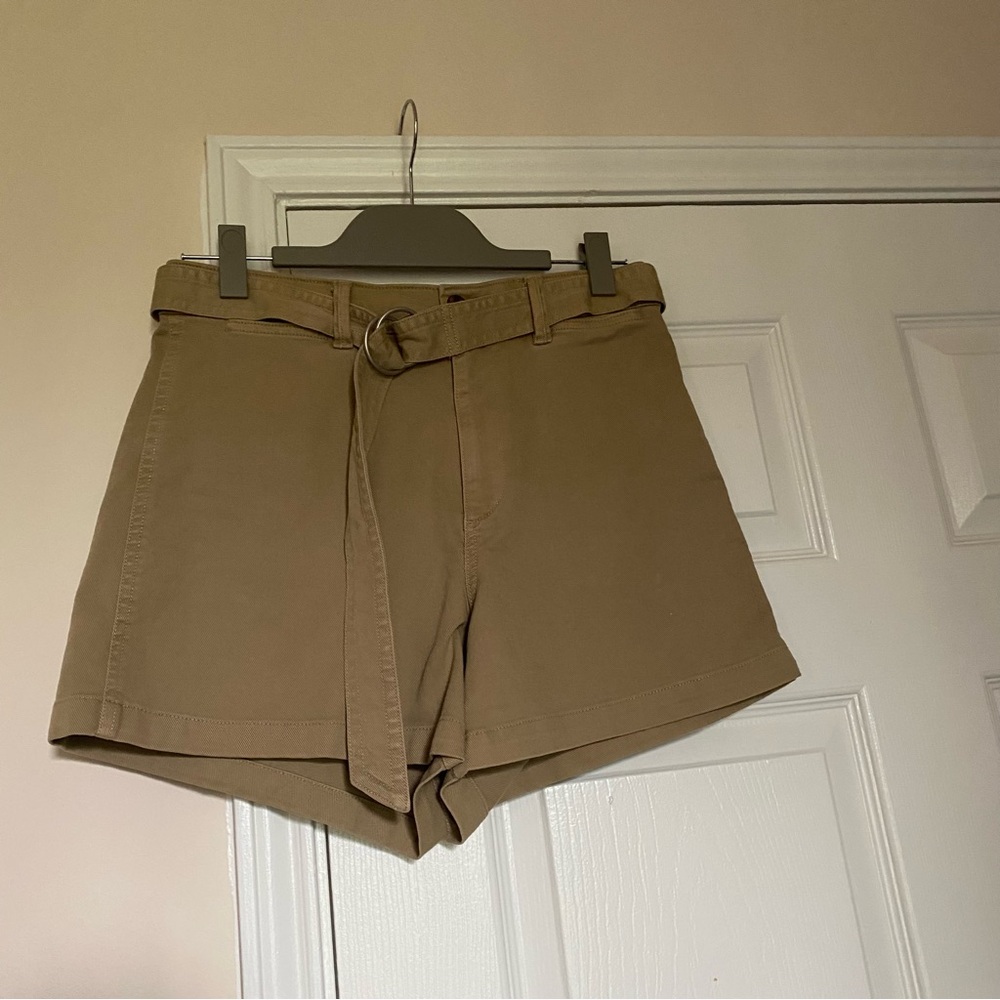 Gap high rise shorts